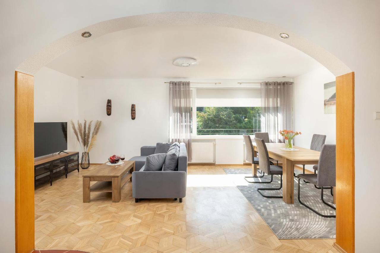 Bright & Spacious Family Apartment In Miedzyzdroje With Parking And 3 Balconies By Noclegi Renters Екстер'єр фото