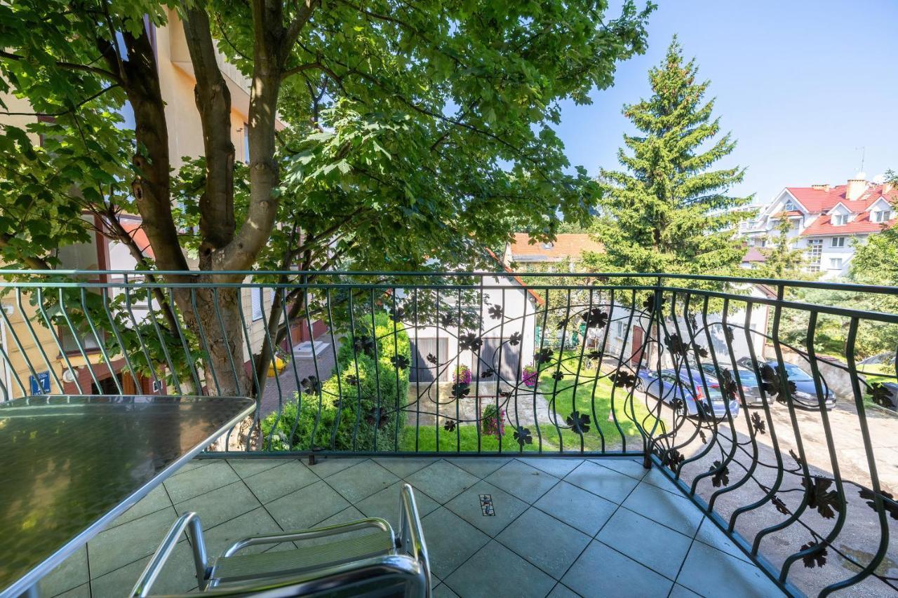 Bright & Spacious Family Apartment In Miedzyzdroje With Parking And 3 Balconies By Noclegi Renters Екстер'єр фото