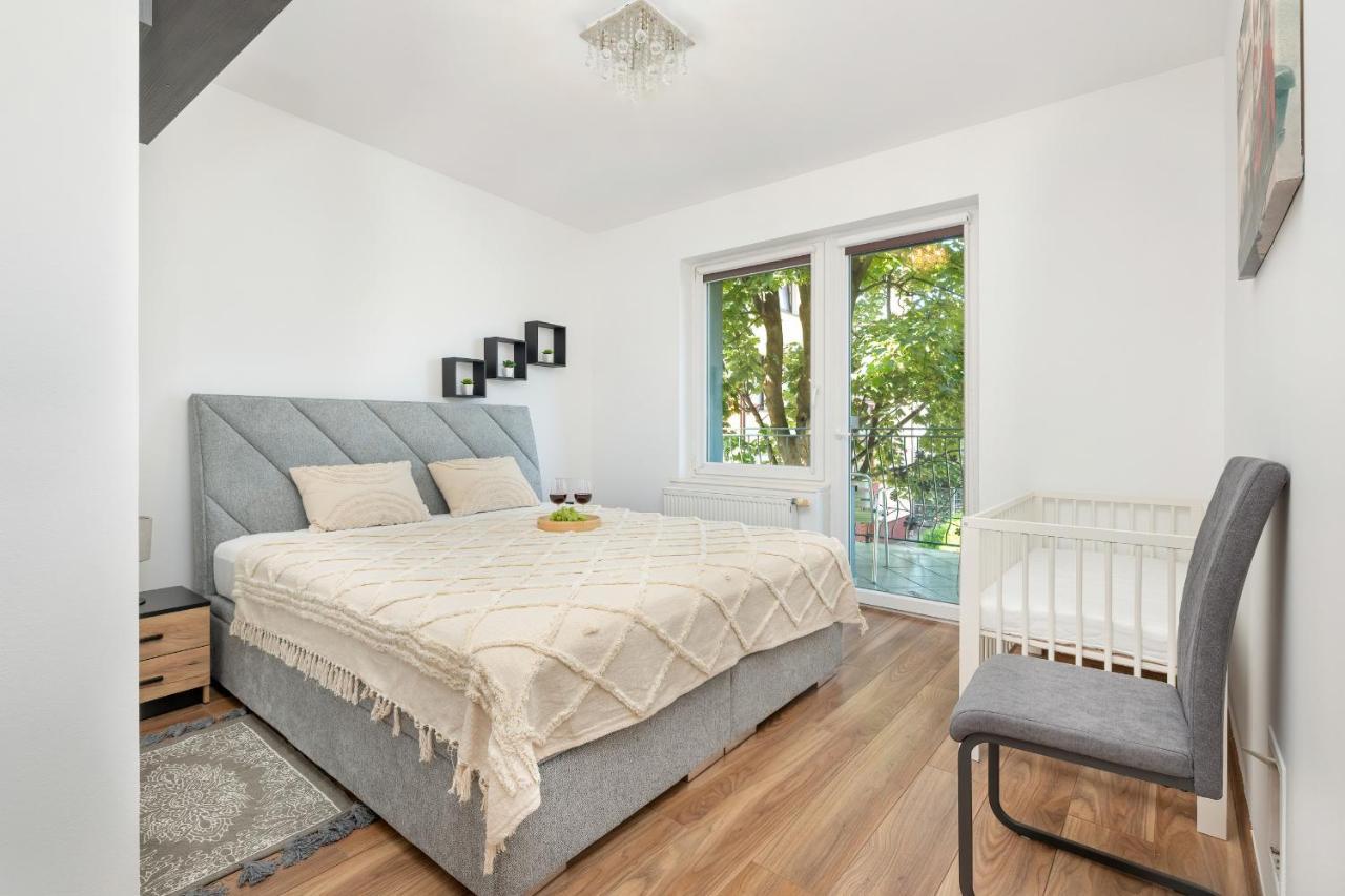 Bright & Spacious Family Apartment In Miedzyzdroje With Parking And 3 Balconies By Noclegi Renters Екстер'єр фото