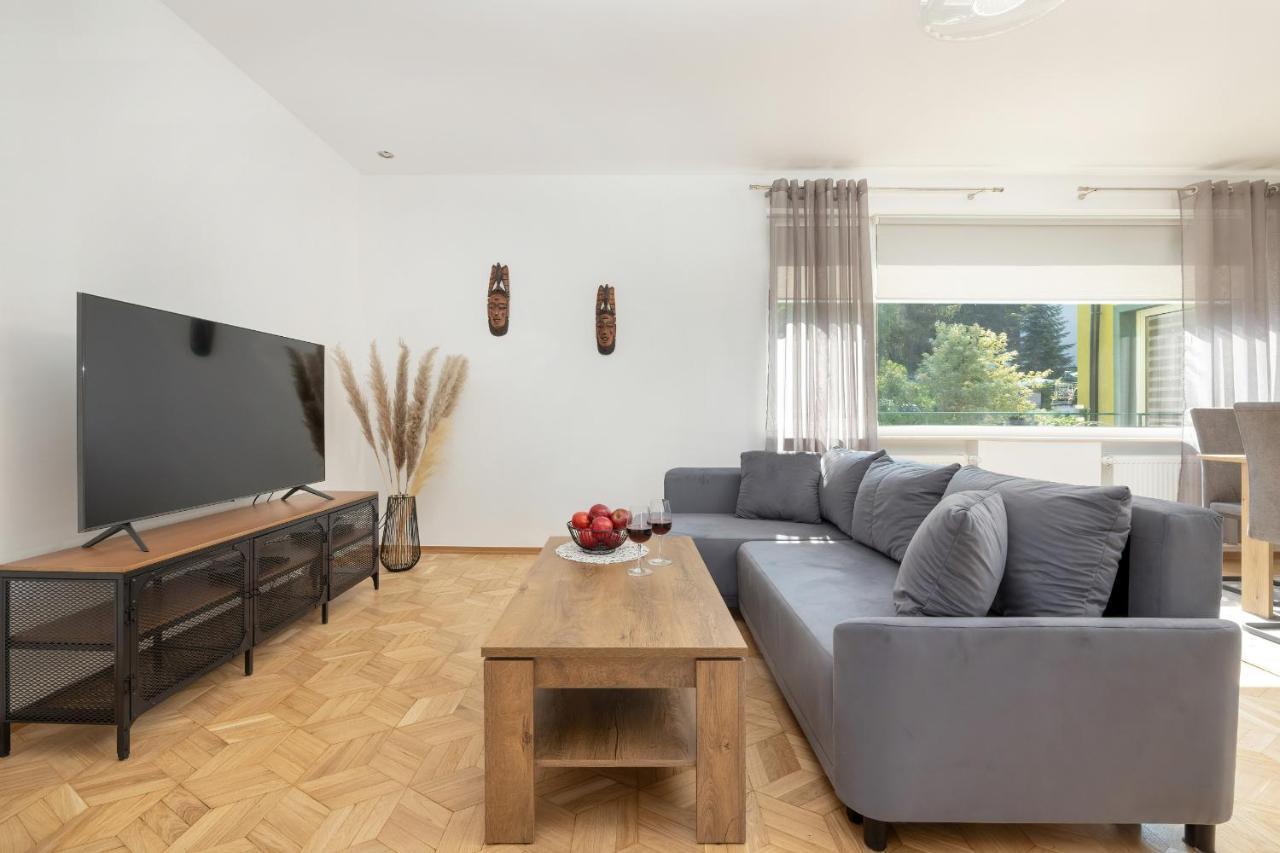 Bright & Spacious Family Apartment In Miedzyzdroje With Parking And 3 Balconies By Noclegi Renters Екстер'єр фото