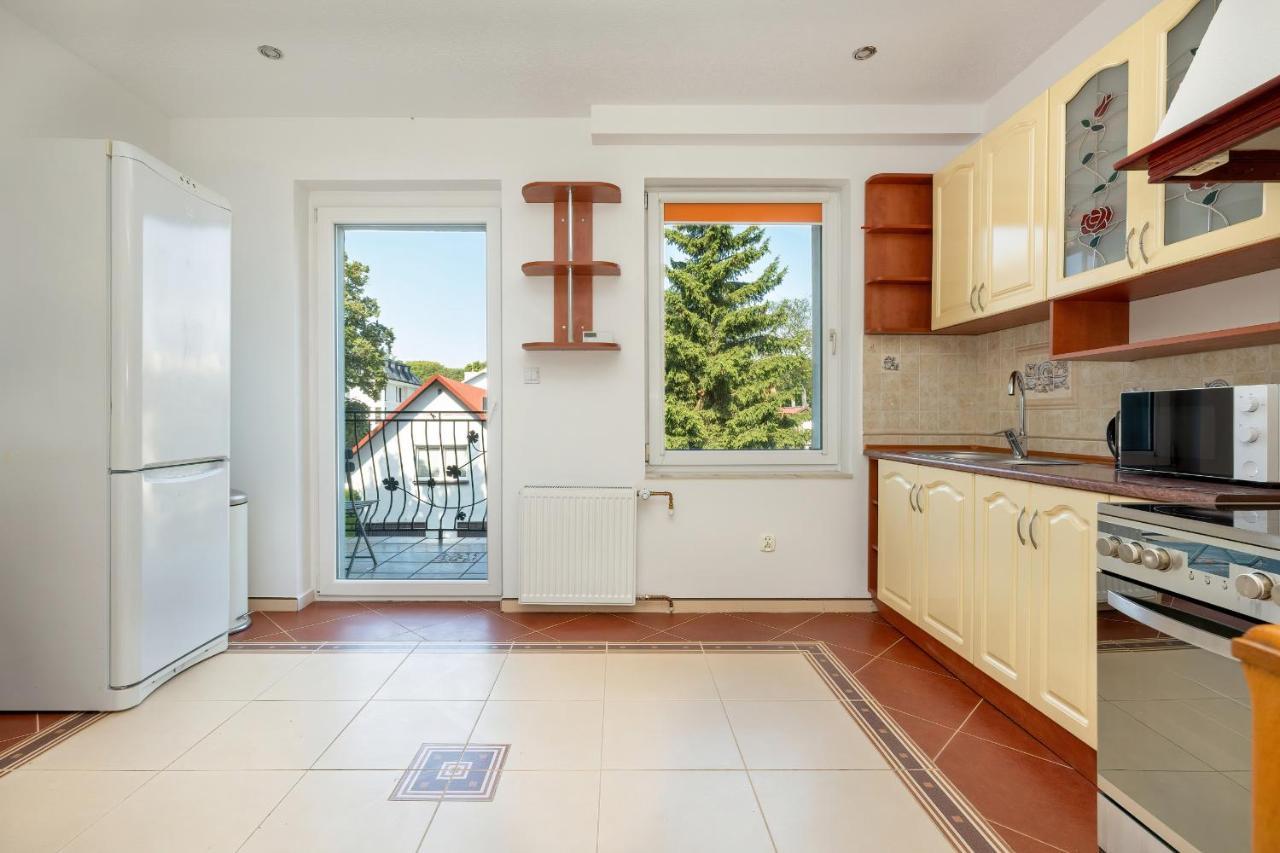 Bright & Spacious Family Apartment In Miedzyzdroje With Parking And 3 Balconies By Noclegi Renters Екстер'єр фото