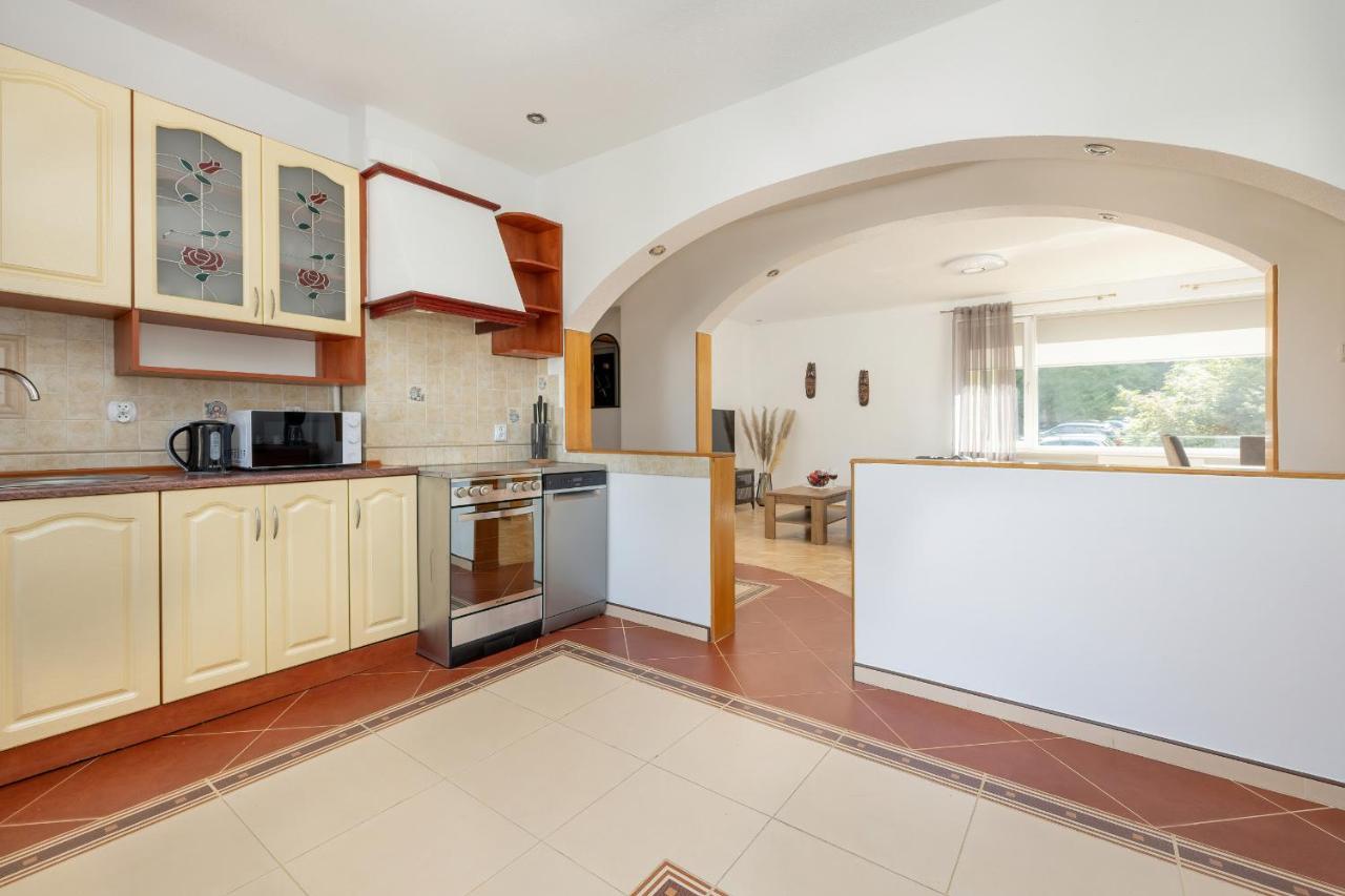 Bright & Spacious Family Apartment In Miedzyzdroje With Parking And 3 Balconies By Noclegi Renters Екстер'єр фото