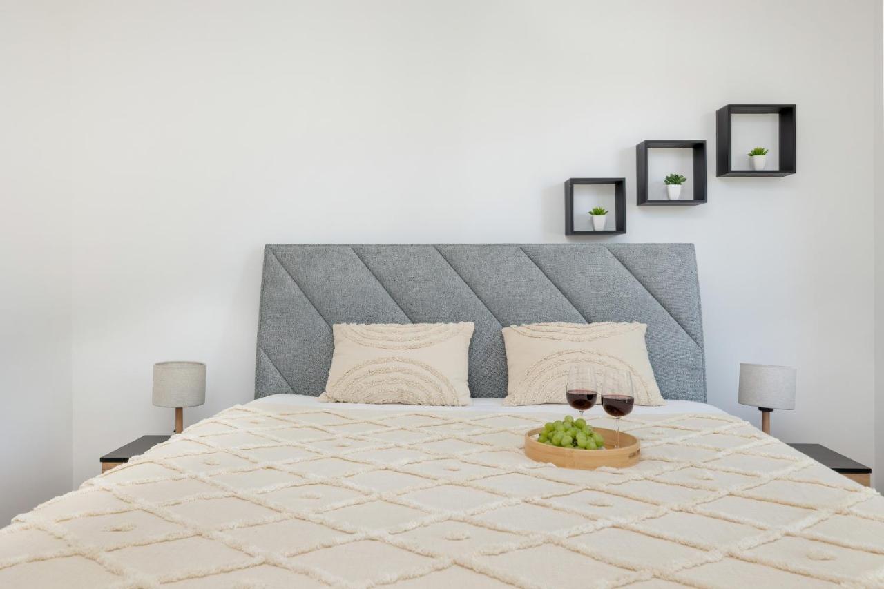 Bright & Spacious Family Apartment In Miedzyzdroje With Parking And 3 Balconies By Noclegi Renters Екстер'єр фото